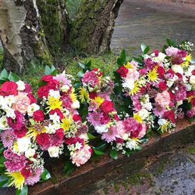 fwthumbmum floral tribute letters 2020.jpg